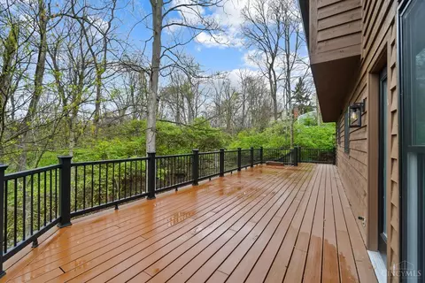Exterior - 7020 Royalgreen Dr, Cincinnati, OH 45244 photo 7 of 10