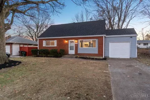 673 Kemper Rd, Springdale, OH 45246