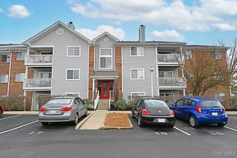420 Carrington Ln #102, Loveland, OH 45140