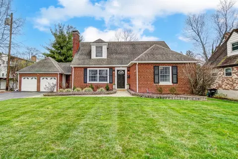 1716 Beacon St, Cincinnati, OH 45230