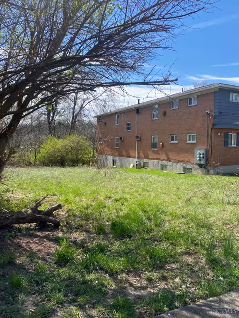 35 Wuest St, Cincinnati, OH 45217 photo 3