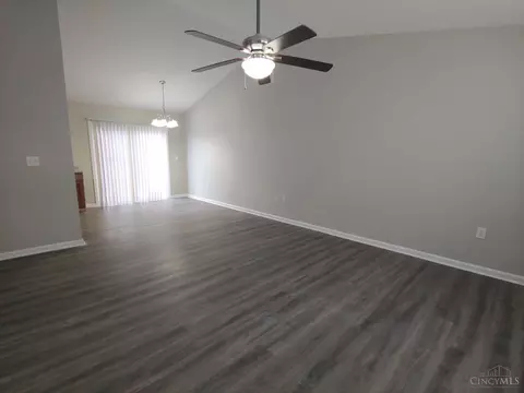 956 Golfview Dr, Hamilton, OH 45013 photo 5