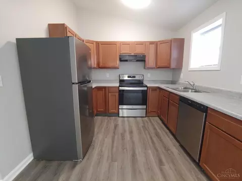 956 Golfview Dr, Hamilton, OH 45013 photo 9