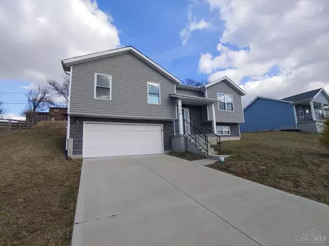 956 Golfview Dr, Hamilton, OH 45013 photo 2