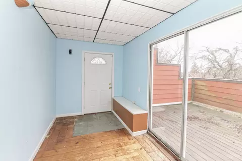 Entry Way - 4255 Eighth St, Cincinnati, OH 45205 photo 6 of 7
