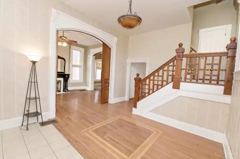 Entry Way - 4255 Eighth St, Cincinnati, OH 45205 photo 4 of 7