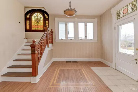 Entry Way - 4255 Eighth St, Cincinnati, OH 45205 photo 3 of 7
