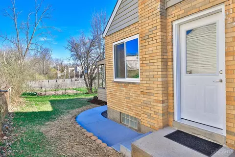 1186 Hempstead Dr, Cincinnati, OH 45231 photo 23