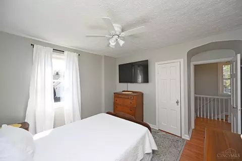 Bedroom - 6757 Siebern Ave, Silverton, OH 45236 photo 2 of 5