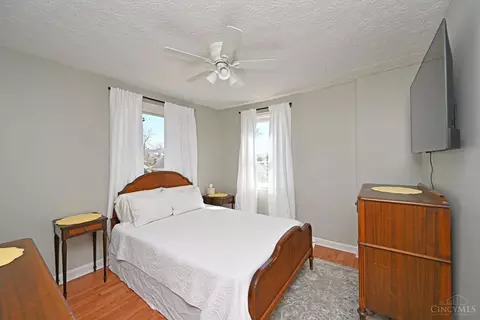 Bedroom - 6757 Siebern Ave, Silverton, OH 45236 photo 1 of 5
