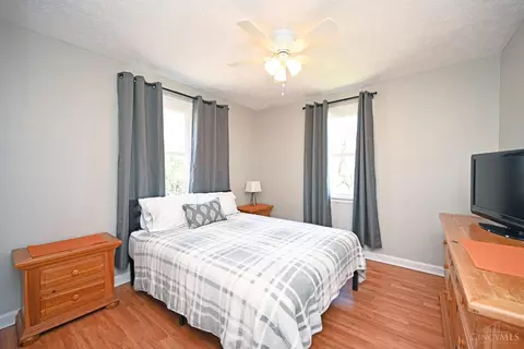 Bedroom - 6757 Siebern Ave, Silverton, OH 45236 photo 4 of 5