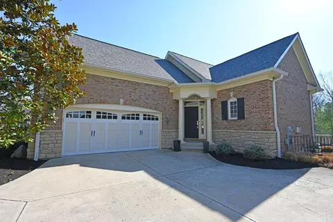 7254 Harbour Town Dr, West Chester, OH 45069