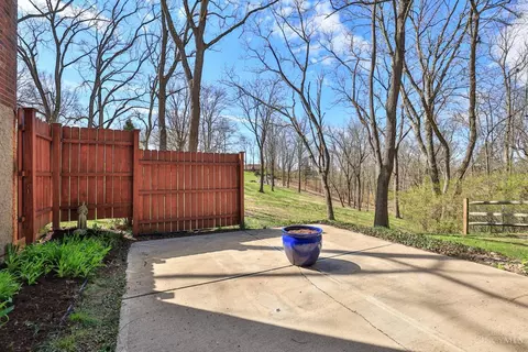 Exterior - 2683 Ebenezer Rd, Cincinnati, OH 45233 photo 10 of 14