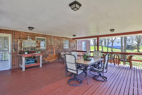 Exterior - 2683 Ebenezer Rd, Cincinnati, OH 45233 photo 6 of 14