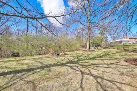 Exterior - 2683 Ebenezer Rd, Cincinnati, OH 45233 photo 11 of 14