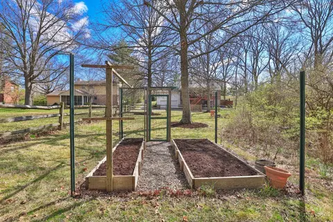 Exterior - 2683 Ebenezer Rd, Cincinnati, OH 45233 photo 14 of 14