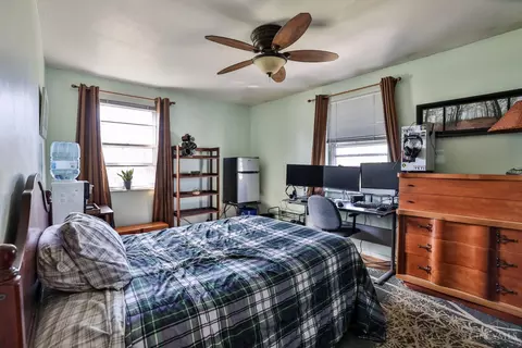 Bedroom - 2683 Ebenezer Rd, Cincinnati, OH 45233 photo 5 of 8