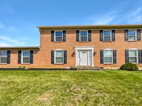 724 Cedarhill Dr, Springdale, OH 45246