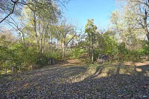 Exterior - 8633 Mockingbird Ln, Cincinnati, OH 45231 photo 3 of 5