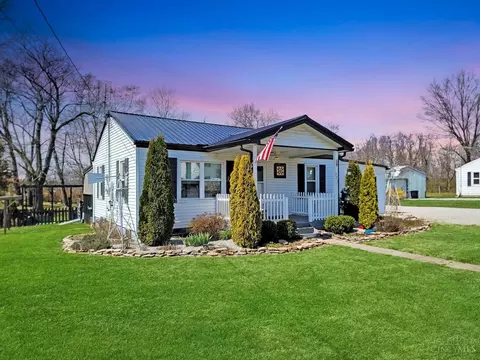 321 Brown St, Bethel, OH 45106