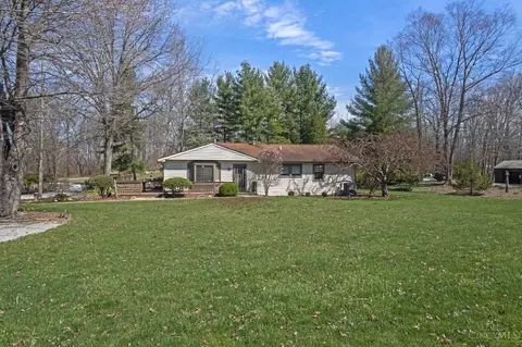 2438 Bethel Maple Rd, Bethel, OH 45106