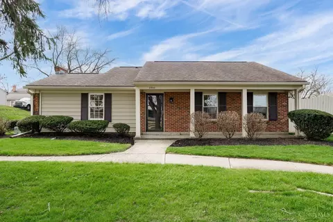 7700 Ethan Allen Ln #16, Washington Township, OH 45459
