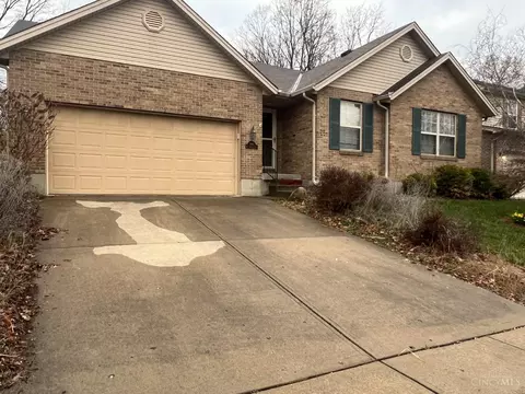 7395 Wm Hensley Dr, Fairfield, OH 45014