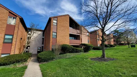 4904 Chalet Dr #8, Saint Bernard, OH 45217
