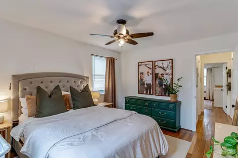 Bedroom - 6267 Crestview Pl, Cincinnati, OH 45230 photo 3 of 9