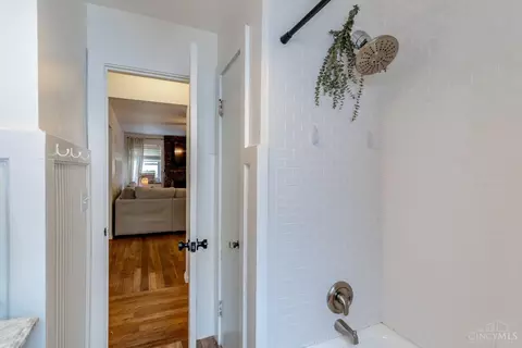 Bath - 6267 Crestview Pl, Cincinnati, OH 45230 photo 3 of 3