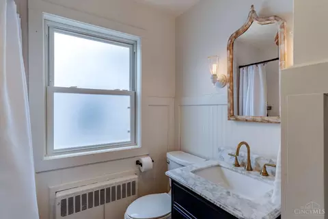 Bath - 6267 Crestview Pl, Cincinnati, OH 45230 photo 2 of 3