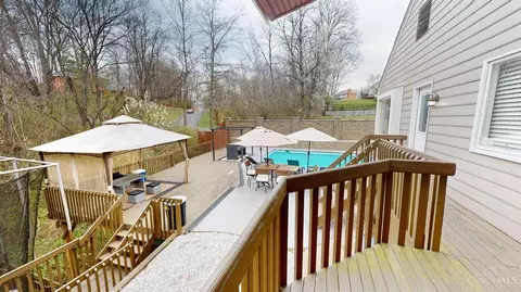 Exterior - 10568 Stablehand Dr, Cincinnati, OH 45242 photo 3 of 16