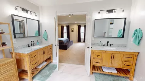 Bath - 10568 Stablehand Dr, Cincinnati, OH 45242 photo 3 of 7