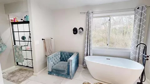 Bath - 10568 Stablehand Dr, Cincinnati, OH 45242 photo 5 of 7