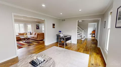 Living - 10568 Stablehand Dr, Cincinnati, OH 45242 photo 2 of 5