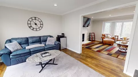 Living - 10568 Stablehand Dr, Cincinnati, OH 45242 photo 1 of 5