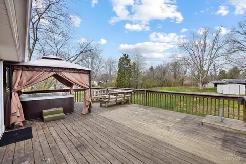 Exterior - 9775 Kismet Ct, Cincinnati, OH 45231 photo 4 of 12