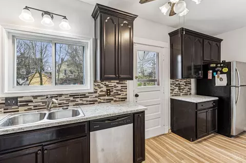 Kitchen - 4757 Dale Ave, Cincinnati, OH 45238 photo 1 of 2