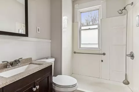 Bath - 4757 Dale Ave, Cincinnati, OH 45238 photo 1 of 2