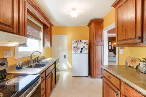 Kitchen - 306 Progress Ave, Hamilton, OH 45013 photo 4 of 4