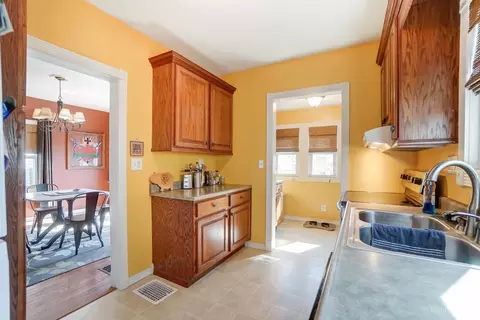 Kitchen - 306 Progress Ave, Hamilton, OH 45013 photo 2 of 4