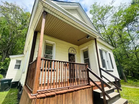 6524 Desmond St, Cincinnati, OH 45227