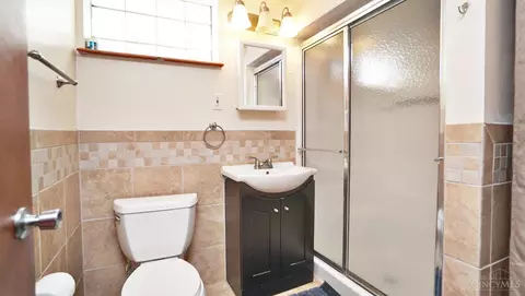 Bath - 8258 Wicklow Ave, Cincinnati, OH 45236 photo 4 of 4