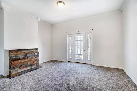 Living - 1031 Celestial, Cincinnati, OH 45202 photo 7 of 9