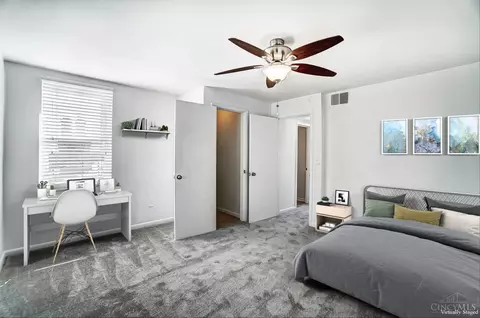 Bedroom - 1031 Celestial, Cincinnati, OH 45202 photo 3 of 5