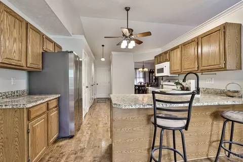 Kitchen - 606 Linn Ct, Monroe, OH 45050 photo 4 of 4