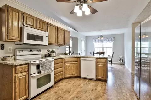 Kitchen - 606 Linn Ct, Monroe, OH 45050 photo 1 of 4