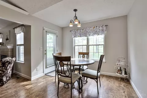 Dining - 606 Linn Ct, Monroe, OH 45050 photo 4 of 5