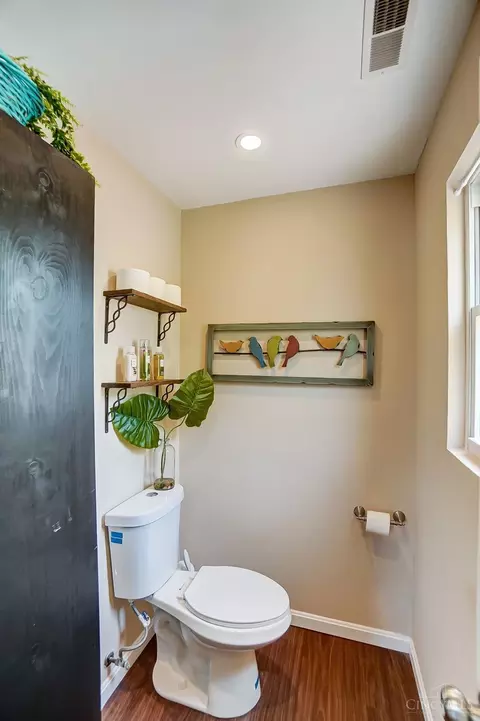 Bath - 6432 Hillside Ave, Cincinnati, OH 45233 photo 7 of 10