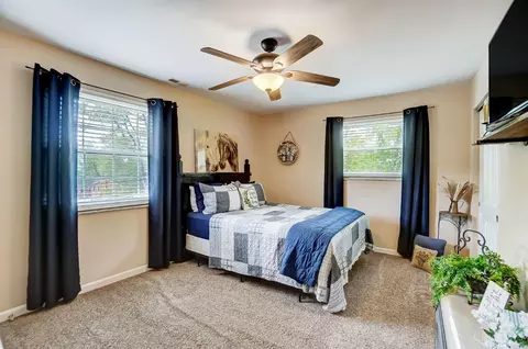 Bedroom - 6432 Hillside Ave, Cincinnati, OH 45233 photo 4 of 7